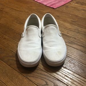 white slip-on vans (W7)